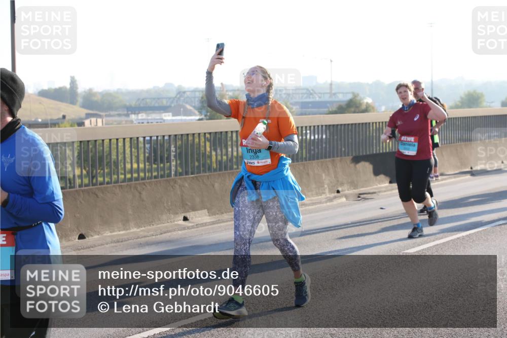 03.10.2025 - Köhlbrandbrückenlauf Lena Gebhardt http://msf.ph/oto/9046605 03.10.2025 09:28:25 Position 1 2338 meine-sportfotos.de