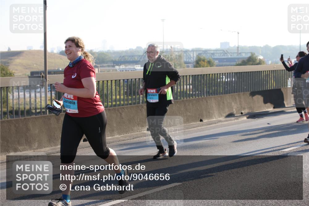 03.10.2025 - Köhlbrandbrückenlauf Lena Gebhardt http://msf.ph/oto/9046656 03.10.2025 09:28:28 Position 1 2332, 3673 meine-sportfotos.de