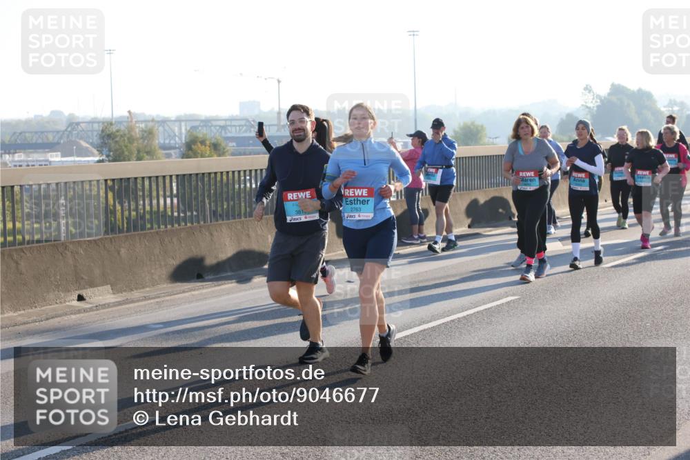 03.10.2025 - Köhlbrandbrückenlauf Lena Gebhardt http://msf.ph/oto/9046677 03.10.2025 09:28:29 Position 1 381, 2763, 2263 meine-sportfotos.de