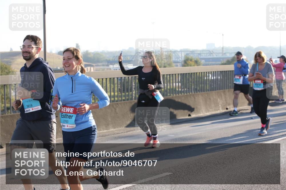 03.10.2025 - Köhlbrandbrückenlauf Lena Gebhardt http://msf.ph/oto/9046707 03.10.2025 09:28:30 Position 1 3819, 2763 meine-sportfotos.de