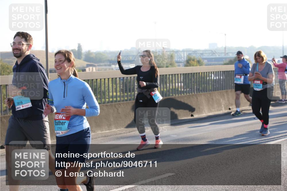 03.10.2025 - Köhlbrandbrückenlauf Lena Gebhardt http://msf.ph/oto/9046711 03.10.2025 09:28:30 Position 1 3819, 2763 meine-sportfotos.de
