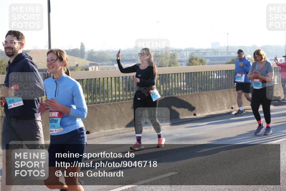 03.10.2025 - Köhlbrandbrückenlauf Lena Gebhardt http://msf.ph/oto/9046718 03.10.2025 09:28:30 Position 1 3819, 2763 meine-sportfotos.de