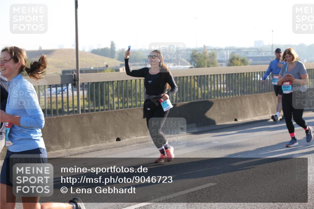 03.10.2025 - Köhlbrandbrückenlauf Lena Gebhardt http://msf.ph/oto/9046723 03.10.2025 09:28:31 Position 1  meine-sportfotos.de
