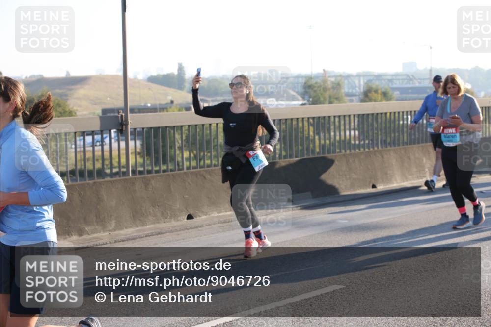 03.10.2025 - Köhlbrandbrückenlauf Lena Gebhardt http://msf.ph/oto/9046726 03.10.2025 09:28:31 Position 1  meine-sportfotos.de