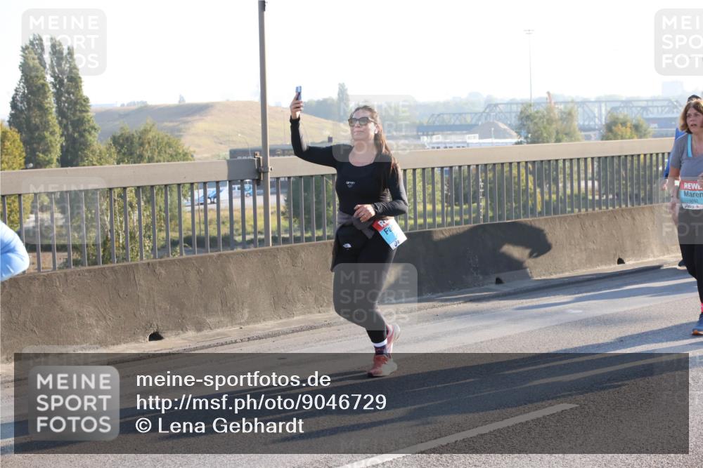 03.10.2025 - Köhlbrandbrückenlauf Lena Gebhardt http://msf.ph/oto/9046729 03.10.2025 09:28:31 Position 1 3692 meine-sportfotos.de