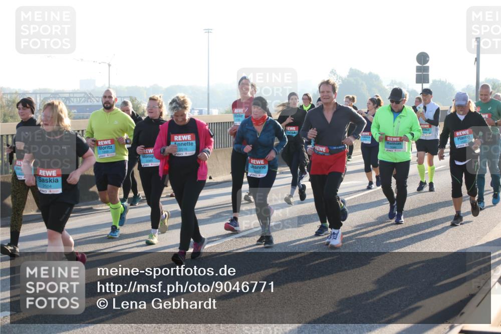 03.10.2025 - Köhlbrandbrückenlauf Lena Gebhardt http://msf.ph/oto/9046771 03.10.2025 09:28:33 Position 1 237, 2504, 1949, 2516 meine-sportfotos.de