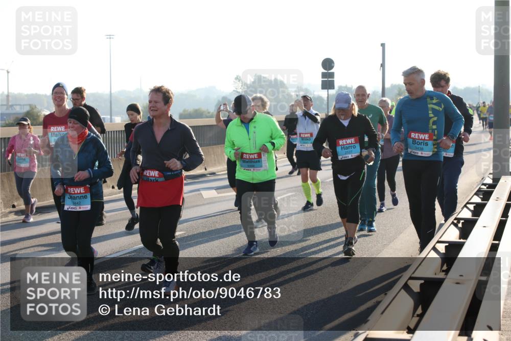 03.10.2025 - Köhlbrandbrückenlauf Lena Gebhardt http://msf.ph/oto/9046783 03.10.2025 09:28:34 Position 1 2442, 2527, 3438 meine-sportfotos.de