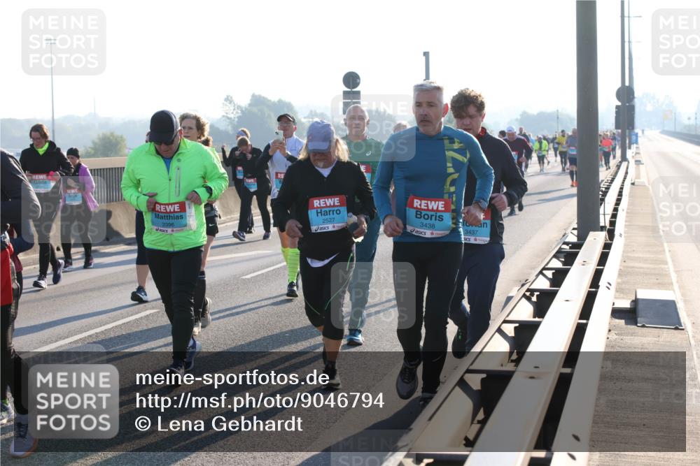 03.10.2025 - Köhlbrandbrückenlauf Lena Gebhardt http://msf.ph/oto/9046794 03.10.2025 09:28:35 Position 1 3396, 2527, 3438, 3437 meine-sportfotos.de