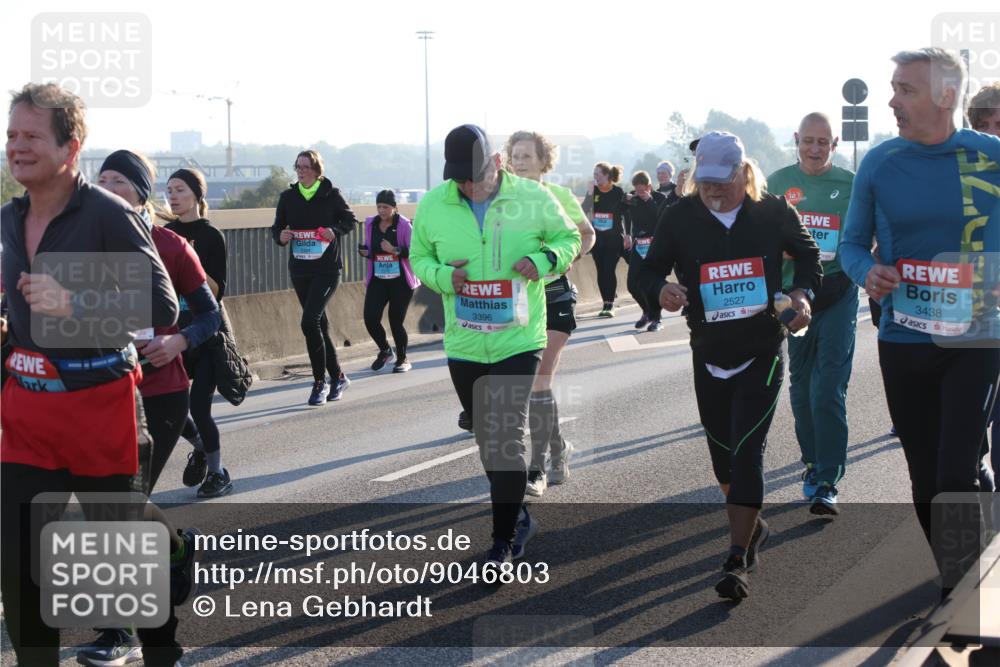 03.10.2025 - Köhlbrandbrückenlauf Lena Gebhardt http://msf.ph/oto/9046803 03.10.2025 09:28:36 Position 1 3396, 2527, 3438 meine-sportfotos.de