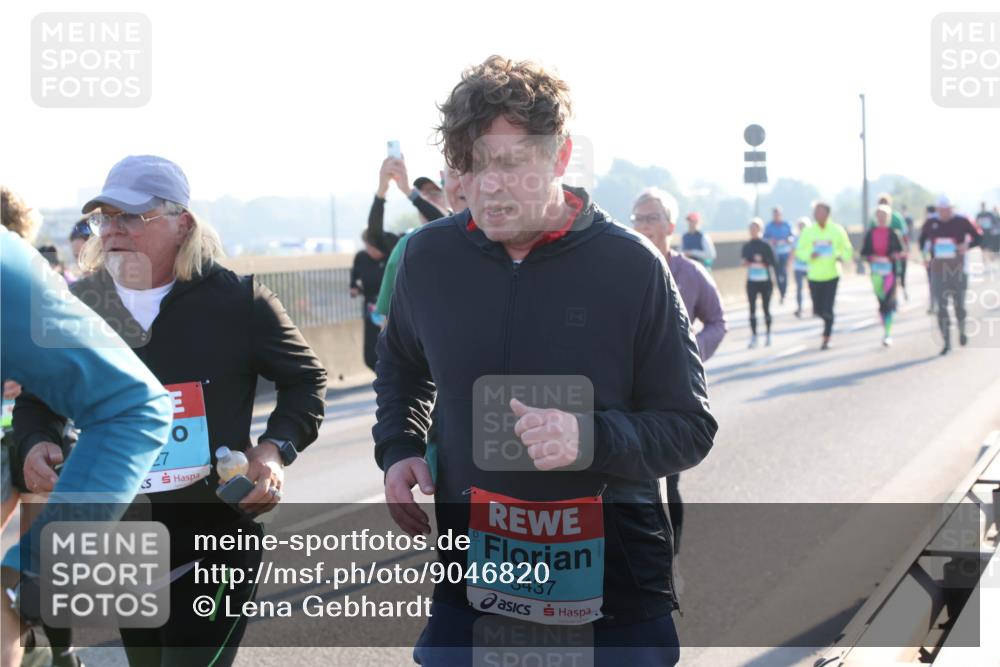 03.10.2025 - Köhlbrandbrückenlauf Lena Gebhardt http://msf.ph/oto/9046820 03.10.2025 09:28:38 Position 1 30, 3437 meine-sportfotos.de