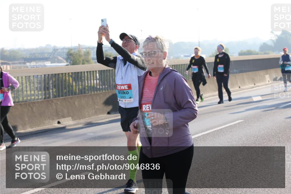 03.10.2025 - Köhlbrandbrückenlauf Lena Gebhardt http://msf.ph/oto/9046836 03.10.2025 09:28:39 Position 1 3293 meine-sportfotos.de
