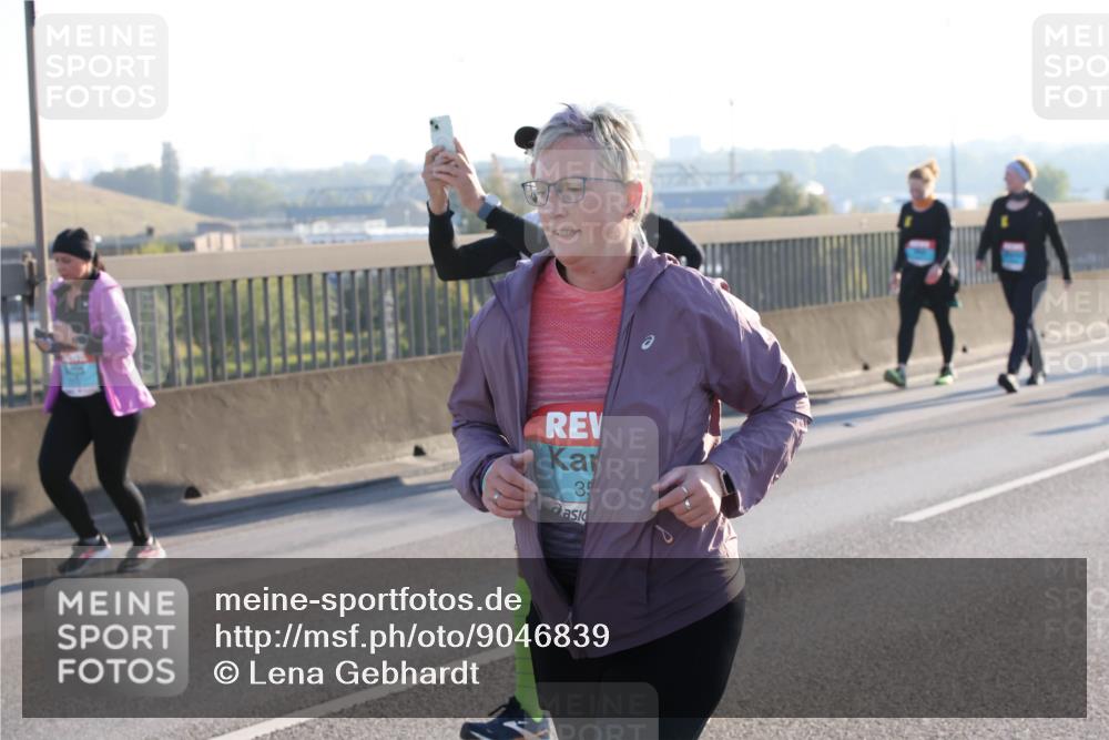 03.10.2025 - Köhlbrandbrückenlauf Lena Gebhardt http://msf.ph/oto/9046839 03.10.2025 09:28:40 Position 1 35 meine-sportfotos.de