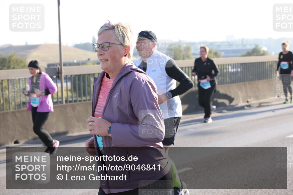 03.10.2025 - Köhlbrandbrückenlauf Lena Gebhardt http://msf.ph/oto/9046841 03.10.2025 09:28:40 Position 1  meine-sportfotos.de