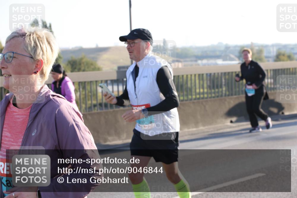 03.10.2025 - Köhlbrandbrückenlauf Lena Gebhardt http://msf.ph/oto/9046844 03.10.2025 09:28:40 Position 1 1293 meine-sportfotos.de