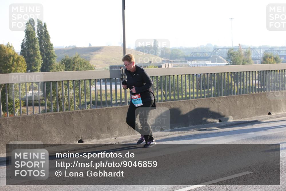 03.10.2025 - Köhlbrandbrückenlauf Lena Gebhardt http://msf.ph/oto/9046859 03.10.2025 09:28:42 Position 1 2226 meine-sportfotos.de
