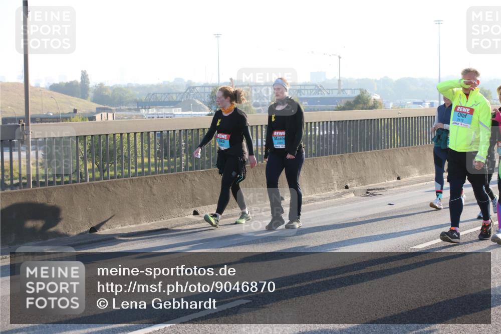 03.10.2025 - Köhlbrandbrückenlauf Lena Gebhardt http://msf.ph/oto/9046870 03.10.2025 09:28:43 Position 1 2412 meine-sportfotos.de