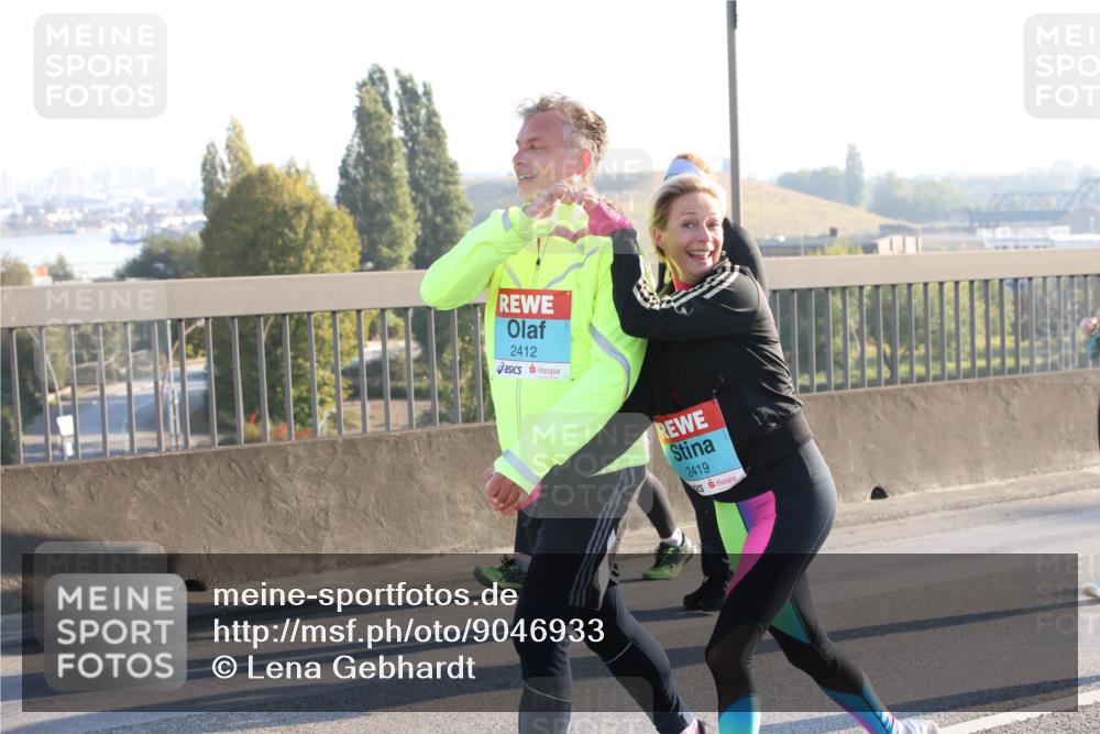 03.10.2025 - Köhlbrandbrückenlauf Lena Gebhardt http://msf.ph/oto/9046933 03.10.2025 09:28:46 Position 1 2412, 2419 meine-sportfotos.de