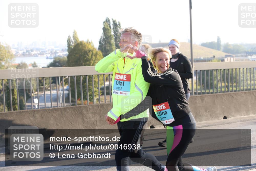 03.10.2025 - Köhlbrandbrückenlauf Lena Gebhardt http://msf.ph/oto/9046938 03.10.2025 09:28:46 Position 1 2412, 2419 meine-sportfotos.de