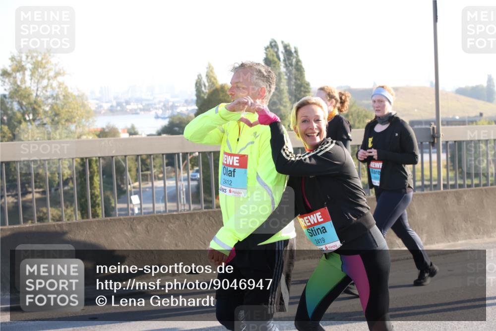 03.10.2025 - Köhlbrandbrückenlauf Lena Gebhardt http://msf.ph/oto/9046947 03.10.2025 09:28:46 Position 1 2412, 2419 meine-sportfotos.de