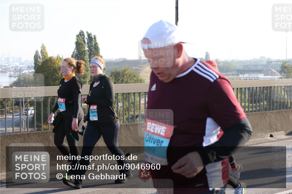 03.10.2025 - Köhlbrandbrückenlauf Lena Gebhardt http://msf.ph/oto/9046960 03.10.2025 09:28:46 Position 1 2888, 2418 meine-sportfotos.de