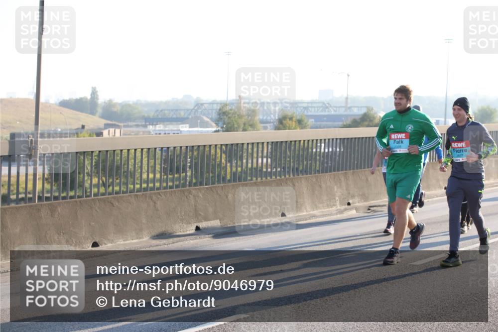 03.10.2025 - Köhlbrandbrückenlauf Lena Gebhardt http://msf.ph/oto/9046979 03.10.2025 09:28:47 Position 1 3657 meine-sportfotos.de