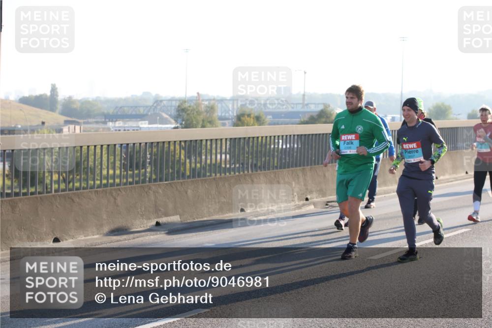 03.10.2025 - Köhlbrandbrückenlauf Lena Gebhardt http://msf.ph/oto/9046981 03.10.2025 09:28:47 Position 1 3657 meine-sportfotos.de