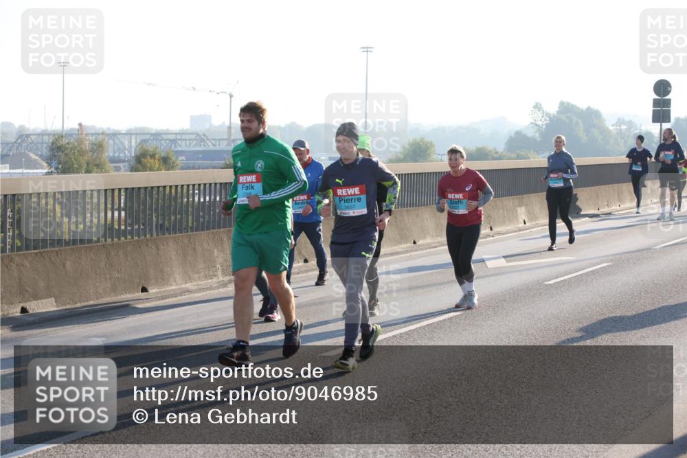 03.10.2025 - Köhlbrandbrückenlauf Lena Gebhardt http://msf.ph/oto/9046985 03.10.2025 09:28:48 Position 1  meine-sportfotos.de