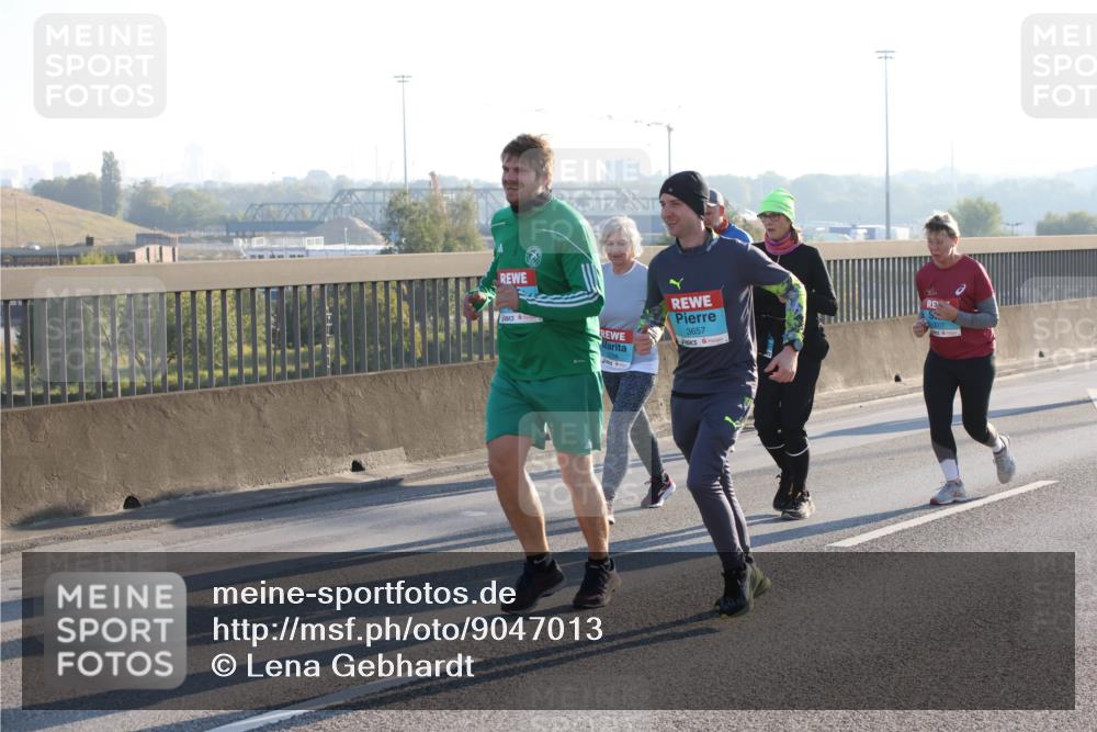 03.10.2025 - Köhlbrandbrückenlauf Lena Gebhardt http://msf.ph/oto/9047013 03.10.2025 09:28:48 Position 1 3657 meine-sportfotos.de