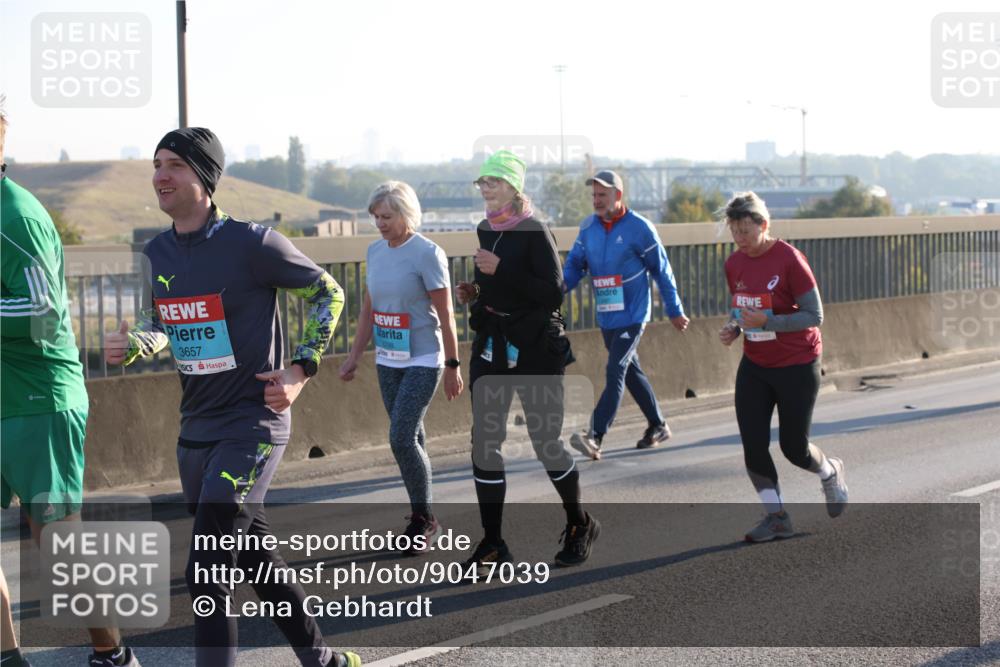 03.10.2025 - Köhlbrandbrückenlauf Lena Gebhardt http://msf.ph/oto/9047039 03.10.2025 09:28:50 Position 1 3657, 298 meine-sportfotos.de