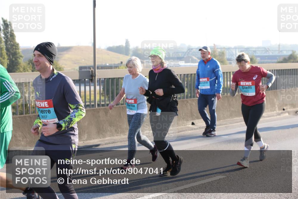 03.10.2025 - Köhlbrandbrückenlauf Lena Gebhardt http://msf.ph/oto/9047041 03.10.2025 09:28:50 Position 1 3657, 3377 meine-sportfotos.de