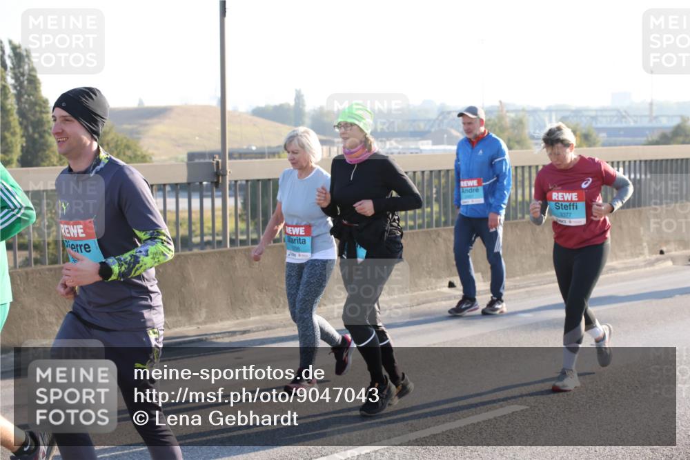 03.10.2025 - Köhlbrandbrückenlauf Lena Gebhardt http://msf.ph/oto/9047043 03.10.2025 09:28:50 Position 1 1298, 36, 3377 meine-sportfotos.de