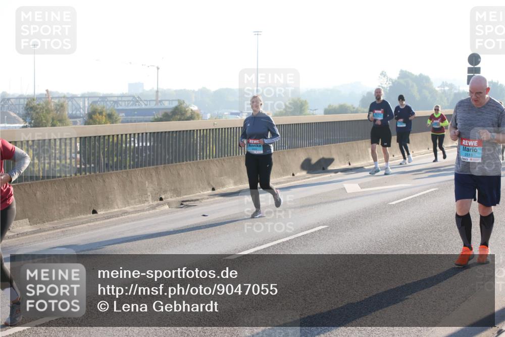 03.10.2025 - Köhlbrandbrückenlauf Lena Gebhardt http://msf.ph/oto/9047055 03.10.2025 09:28:51 Position 1 2513 meine-sportfotos.de