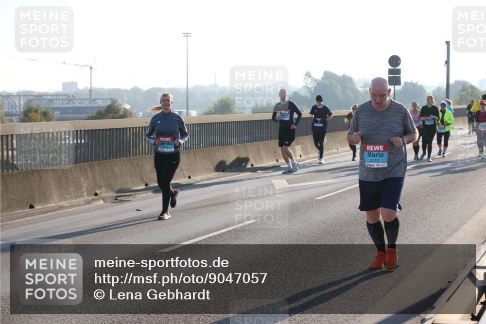 03.10.2025 - Köhlbrandbrückenlauf Lena Gebhardt http://msf.ph/oto/9047057 03.10.2025 09:28:51 Position 1 2513 meine-sportfotos.de