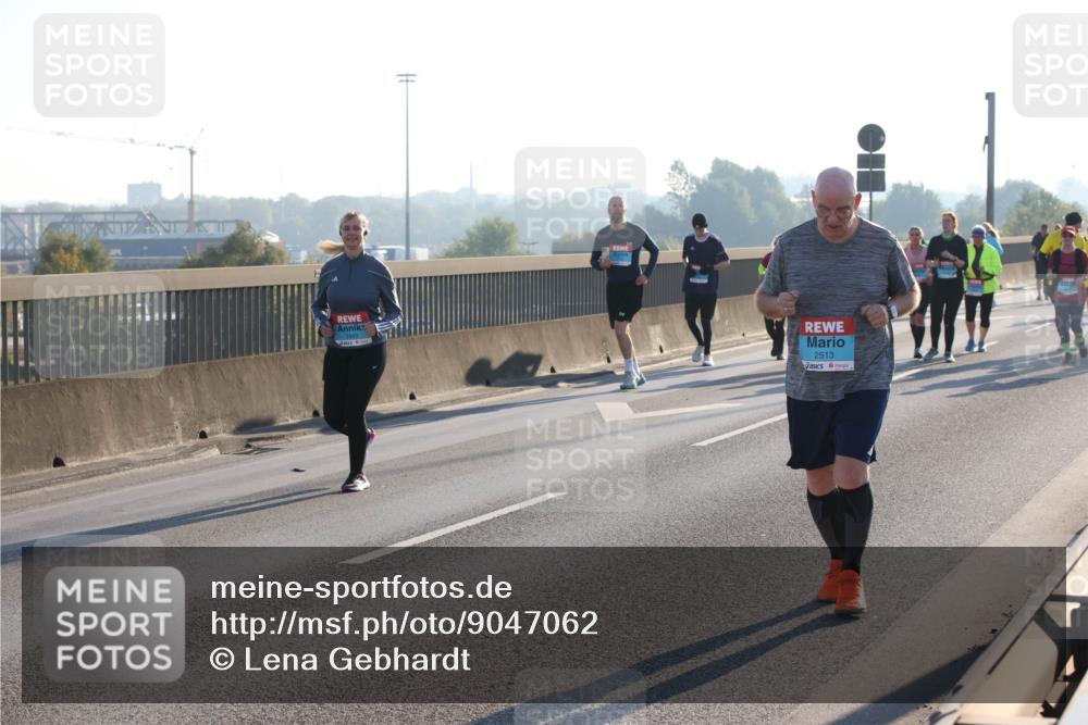 03.10.2025 - Köhlbrandbrückenlauf Lena Gebhardt http://msf.ph/oto/9047062 03.10.2025 09:28:51 Position 1 2513 meine-sportfotos.de