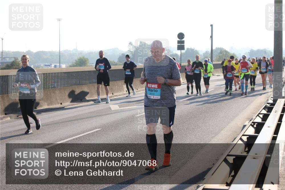03.10.2025 - Köhlbrandbrückenlauf Lena Gebhardt http://msf.ph/oto/9047068 03.10.2025 09:28:52 Position 1 2443, 2513 meine-sportfotos.de