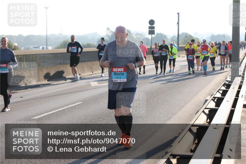 03.10.2025 - Köhlbrandbrückenlauf Lena Gebhardt http://msf.ph/oto/9047070 03.10.2025 09:28:52 Position 1 2443, 2513 meine-sportfotos.de