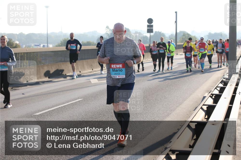 03.10.2025 - Köhlbrandbrückenlauf Lena Gebhardt http://msf.ph/oto/9047071 03.10.2025 09:28:52 Position 1 2443, 2513 meine-sportfotos.de