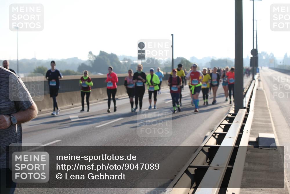 03.10.2025 - Köhlbrandbrückenlauf Lena Gebhardt http://msf.ph/oto/9047089 03.10.2025 09:28:53 Position 1  meine-sportfotos.de