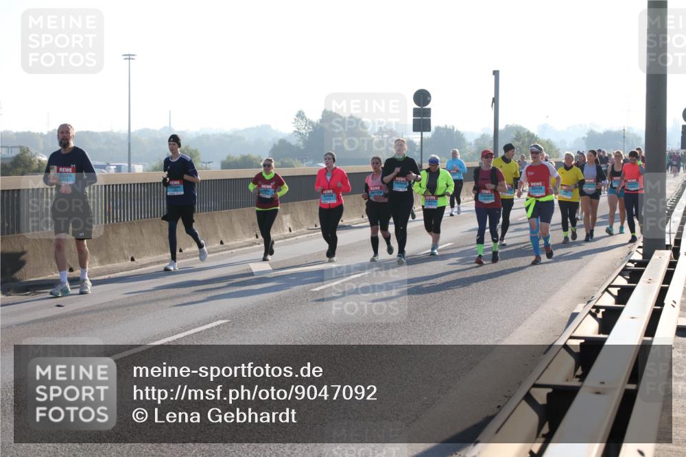 03.10.2025 - Köhlbrandbrückenlauf Lena Gebhardt http://msf.ph/oto/9047092 03.10.2025 09:28:54 Position 1  meine-sportfotos.de
