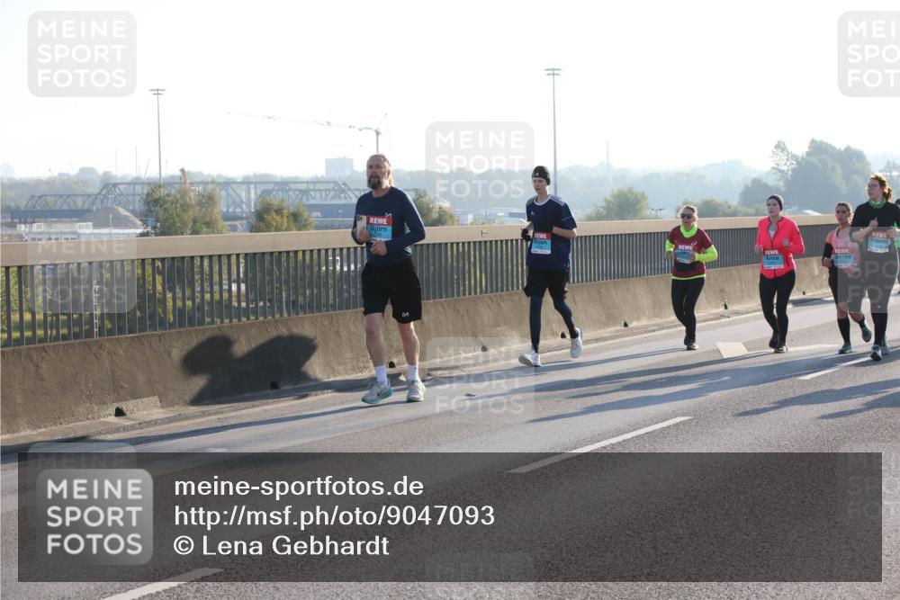 03.10.2025 - Köhlbrandbrückenlauf Lena Gebhardt http://msf.ph/oto/9047093 03.10.2025 09:28:55 Position 1  meine-sportfotos.de