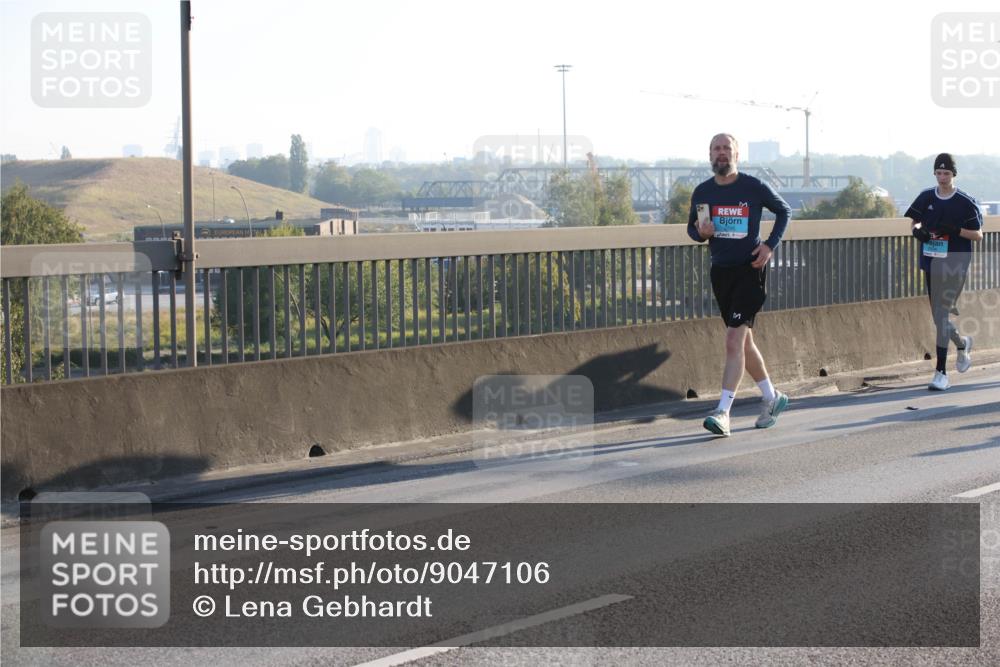 03.10.2025 - Köhlbrandbrückenlauf Lena Gebhardt http://msf.ph/oto/9047106 03.10.2025 09:28:55 Position 1  meine-sportfotos.de