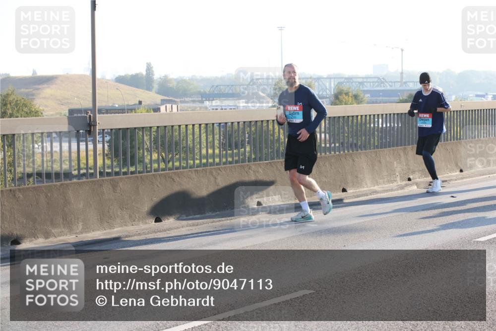 03.10.2025 - Köhlbrandbrückenlauf Lena Gebhardt http://msf.ph/oto/9047113 03.10.2025 09:28:56 Position 1  meine-sportfotos.de