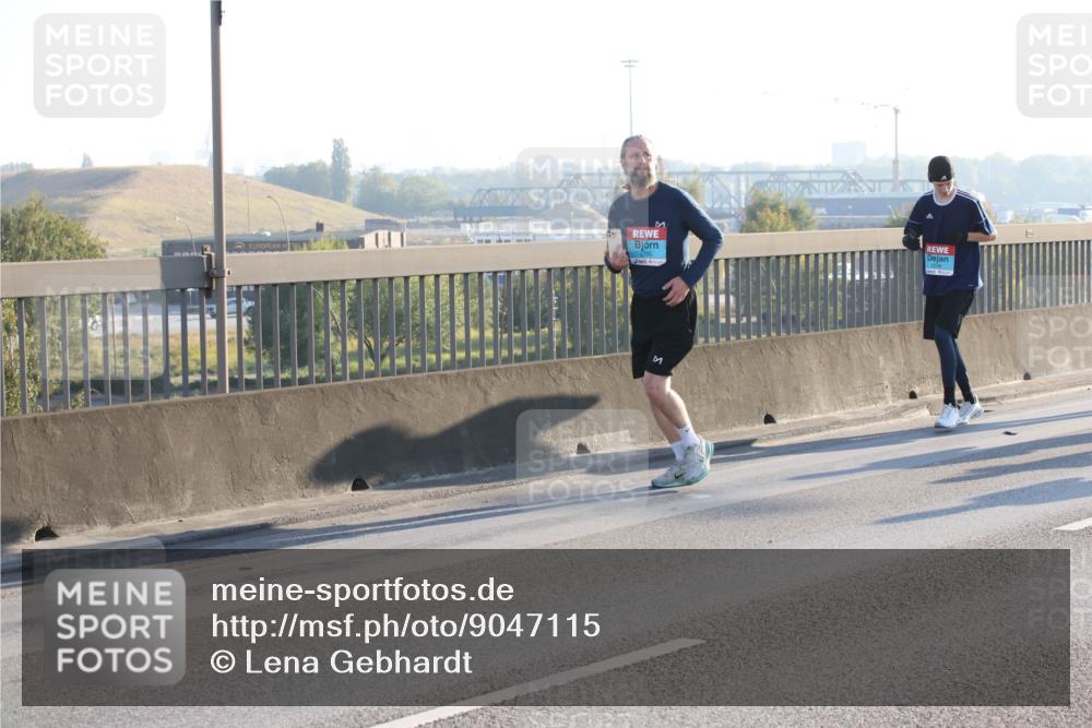 03.10.2025 - Köhlbrandbrückenlauf Lena Gebhardt http://msf.ph/oto/9047115 03.10.2025 09:28:56 Position 1 2 meine-sportfotos.de