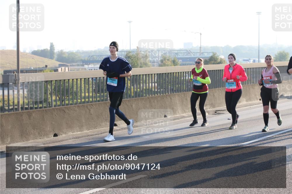 03.10.2025 - Köhlbrandbrückenlauf Lena Gebhardt http://msf.ph/oto/9047124 03.10.2025 09:28:58 Position 1  meine-sportfotos.de