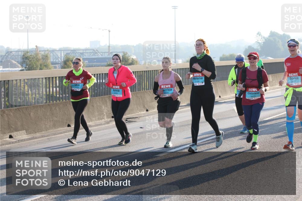 03.10.2025 - Köhlbrandbrückenlauf Lena Gebhardt http://msf.ph/oto/9047129 03.10.2025 09:28:58 Position 1 2170, 2429, 2470, 2159, 3413, 3412 meine-sportfotos.de