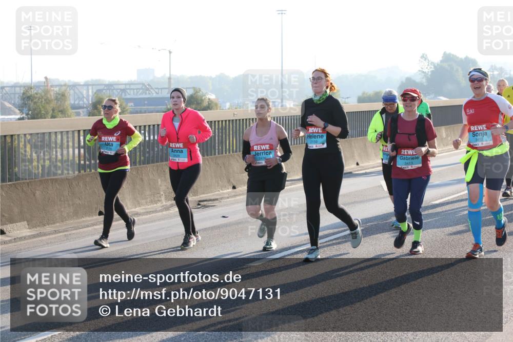 03.10.2025 - Köhlbrandbrückenlauf Lena Gebhardt http://msf.ph/oto/9047131 03.10.2025 09:28:58 Position 1 2170, 2429, 2470, 2159, 3413, 3412 meine-sportfotos.de