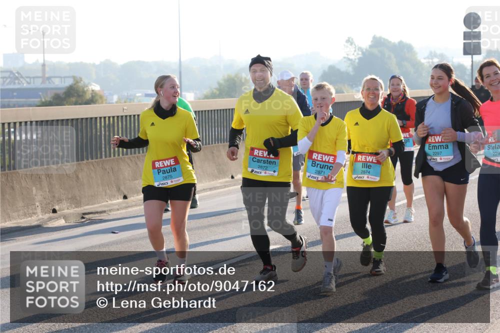 03.10.2025 - Köhlbrandbrückenlauf Lena Gebhardt http://msf.ph/oto/9047162 03.10.2025 09:29:02 Position 1 2875, 2872, 2871, 2874, 2297, 229 meine-sportfotos.de
