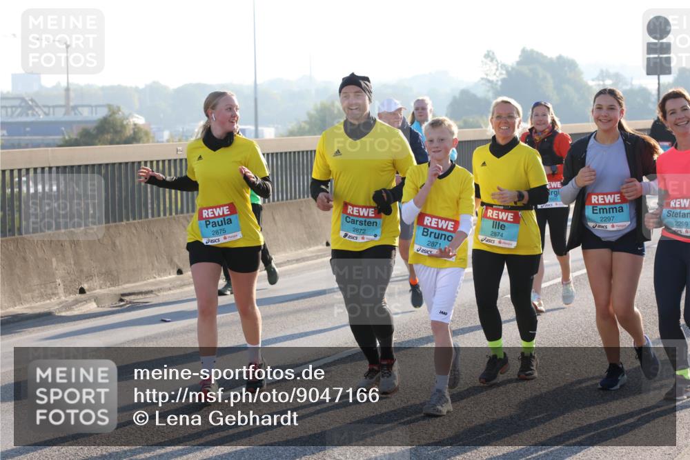 03.10.2025 - Köhlbrandbrückenlauf Lena Gebhardt http://msf.ph/oto/9047166 03.10.2025 09:29:02 Position 1 2875, 2872, 2874, 2871, 2297, 2299 meine-sportfotos.de