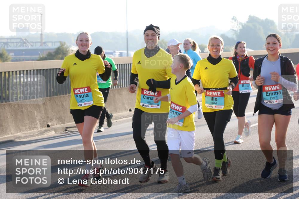 03.10.2025 - Köhlbrandbrückenlauf Lena Gebhardt http://msf.ph/oto/9047175 03.10.2025 09:29:02 Position 1 2875, 2872, 287, 2874, 2600, 2297 meine-sportfotos.de