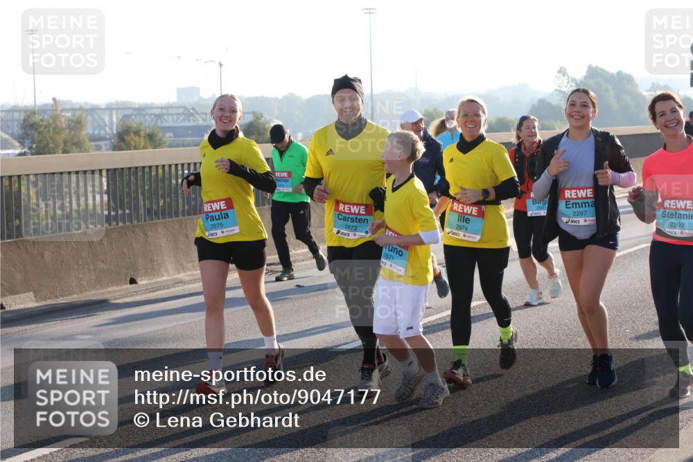 03.10.2025 - Köhlbrandbrückenlauf Lena Gebhardt http://msf.ph/oto/9047177 03.10.2025 09:29:02 Position 1 2875, 2872, 2871, 2874, 2297, 2299, 2600 meine-sportfotos.de